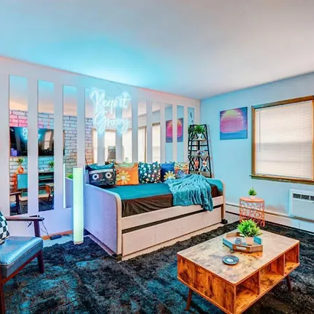 90S Condo Family Friendly
